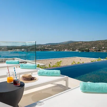 Villa Luxury Diamond Two With Pool