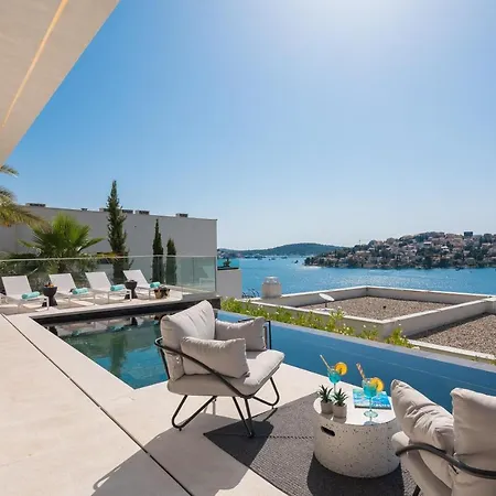 Luxury Diamond Two With Pool Villa