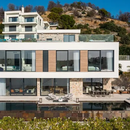 Villa Luxury Diamond Two With Pool *