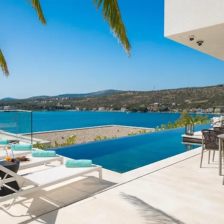 Villa Luxury Diamond Two With Pool