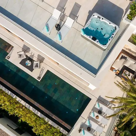 Luxury Diamond Two With Pool Podglavica