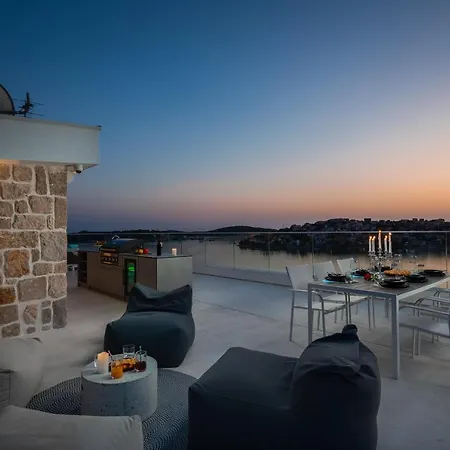 Luxury Diamond Two With Pool * Podglavica