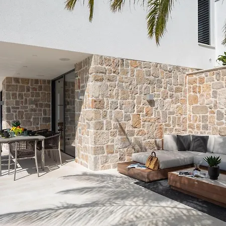 Luxury Diamond Two With Pool Villa *