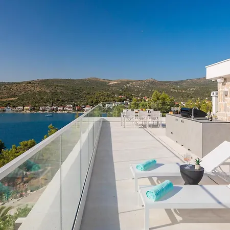 Luxury Diamond Two With Pool * Podglavica