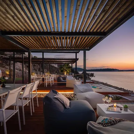 Luxury Diamond Two With Pool Villa