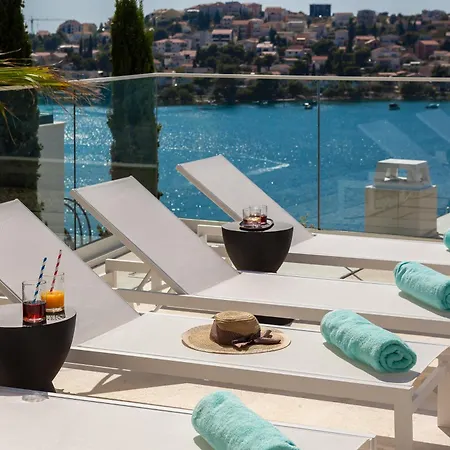 Luxury Diamond Two With Pool Villa
