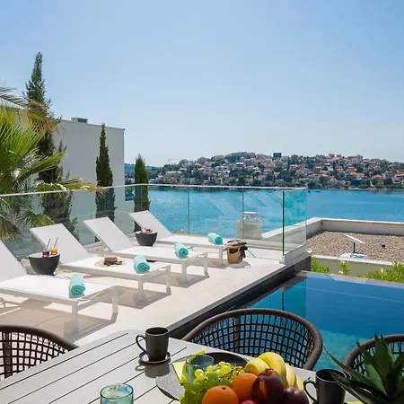 Luxury Diamond Two With Pool * Podglavica