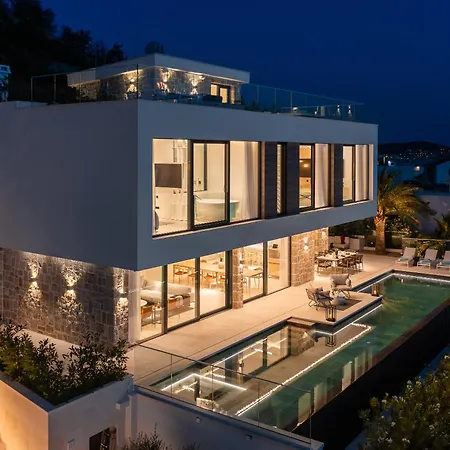 Villa Luxury Diamond Two With Pool