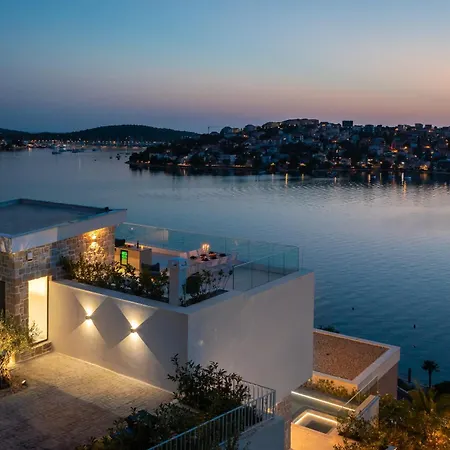 Luxury Diamond Two With Pool Villa