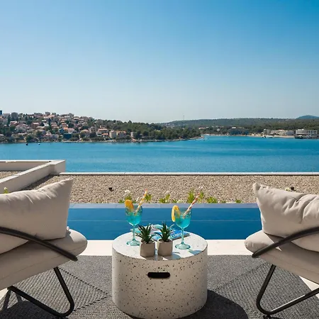 Luxury Diamond Two With Pool *