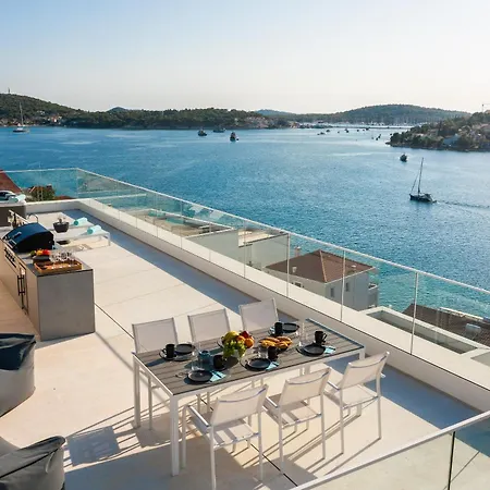 Villa Luxury Diamond Two With Pool *