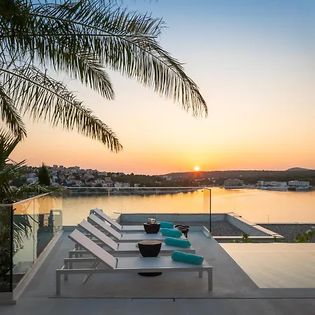 Luxury Diamond Two With Pool *