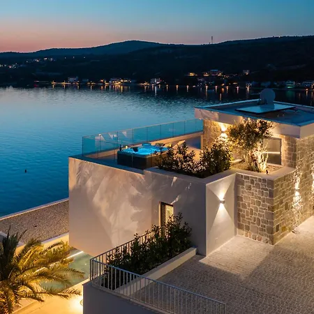 Luxury Diamond Two With Pool Villa *