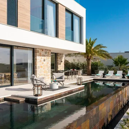 Luxury Diamond Two With Pool Villa Podglavica